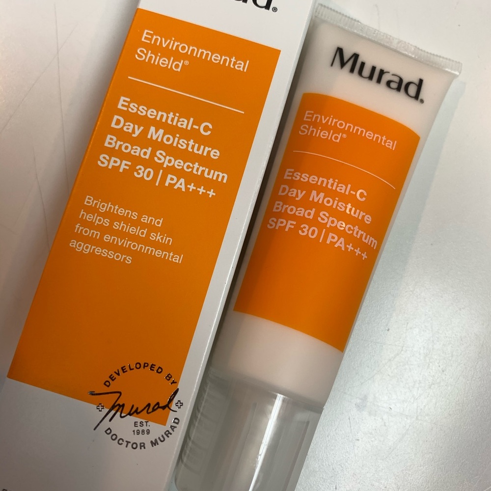 NEW Murad  Essential C Day Moisture